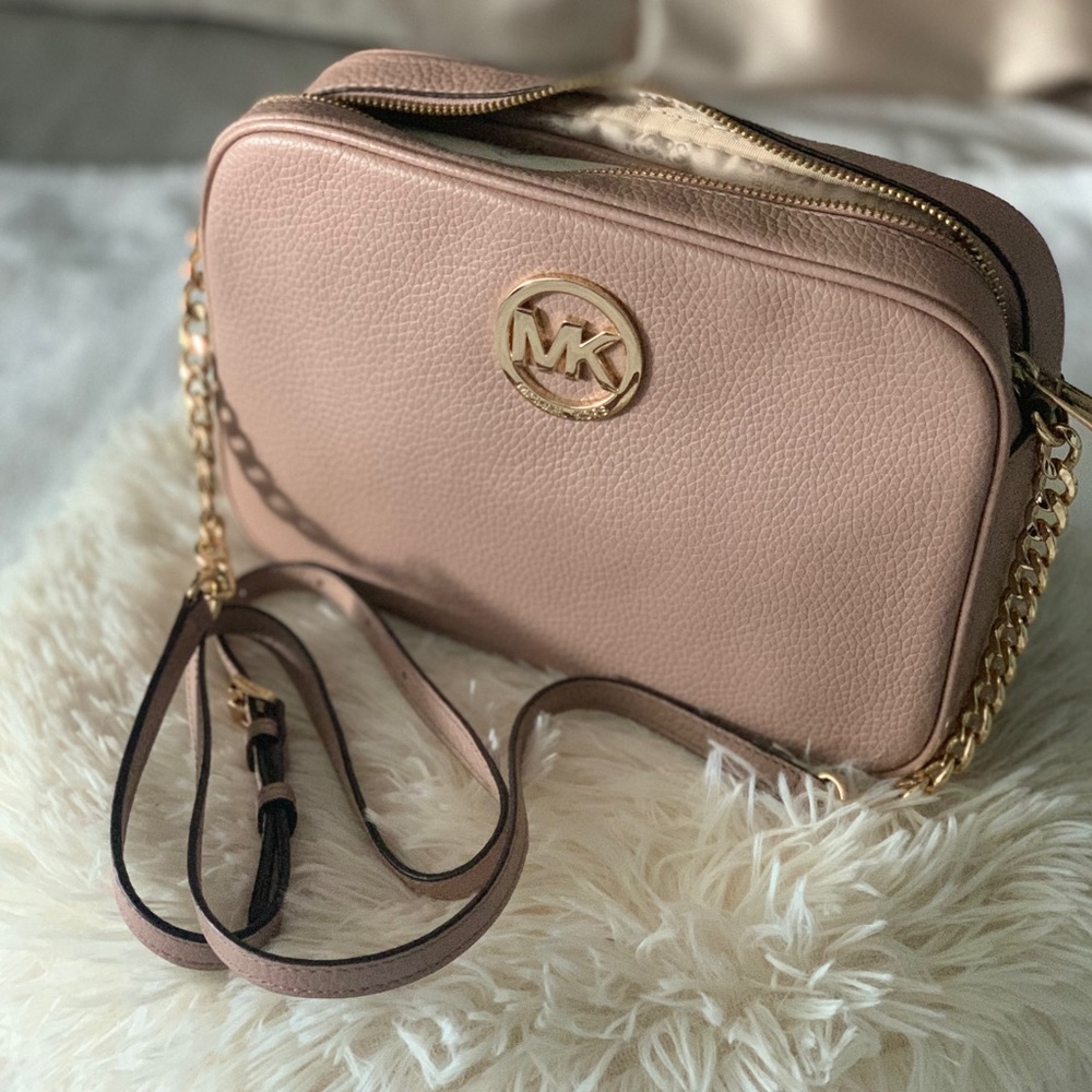 #011-Micheal Kors blush pink, jet set large crossbody bag